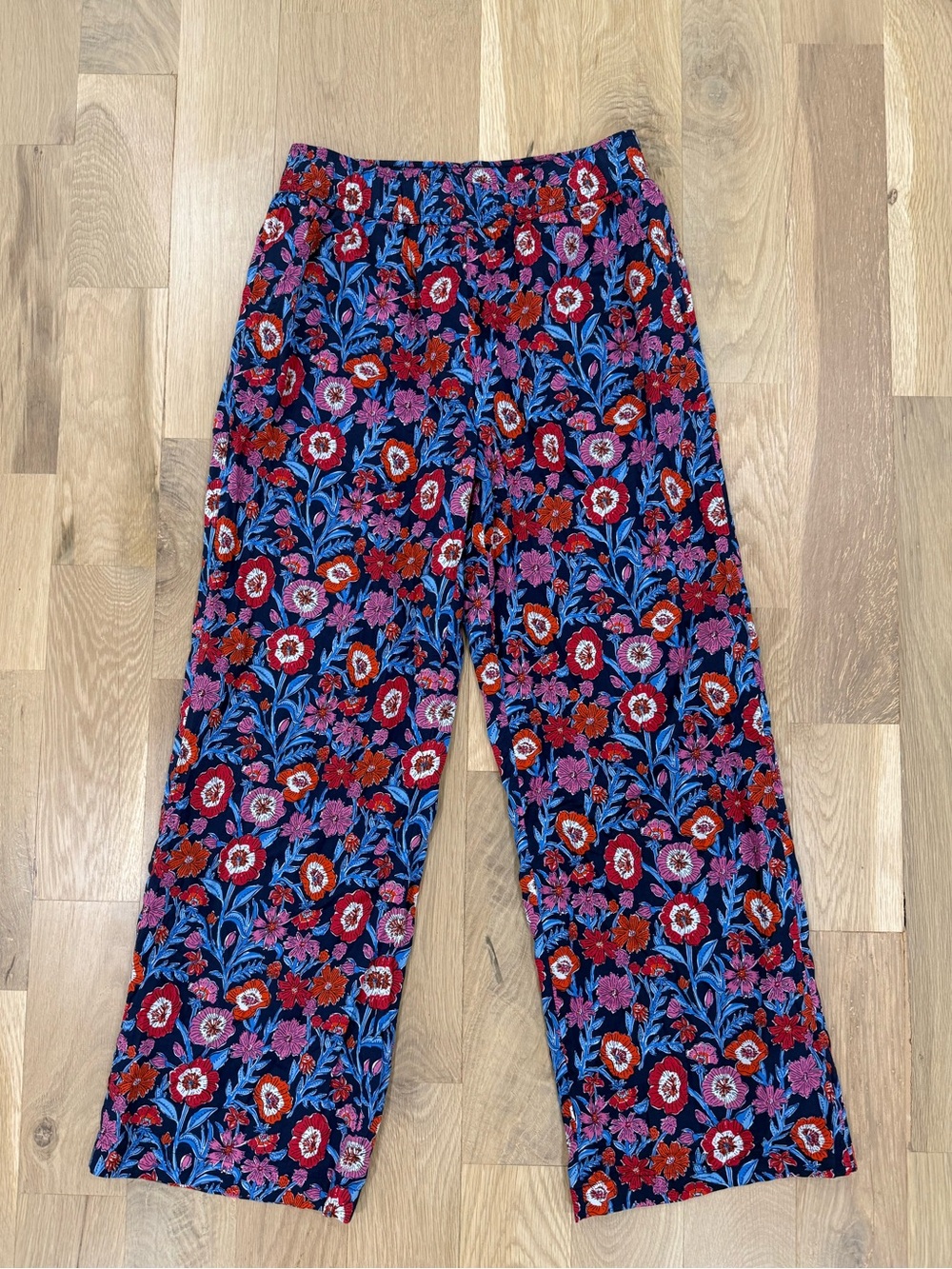 Vineyard Vines Women’s Small Floral Wide Leg Pants in Navy, Red & Pink